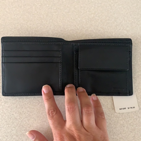 NWT coach wallet - Picture 2 of 4